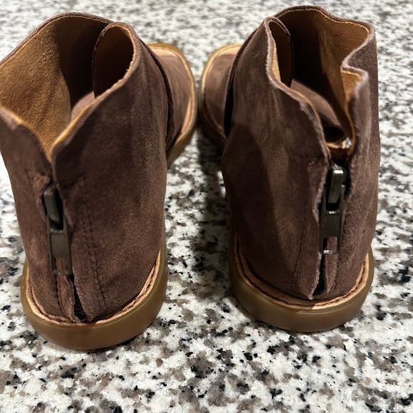 Born Iwa Bronze Sandals Size 7 ✨Like New Condition✨ - Picture 7 of 9